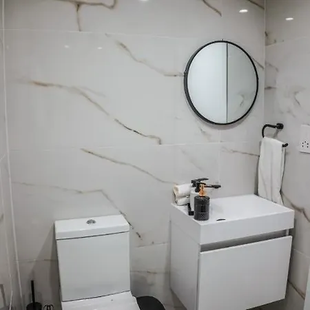 Cosea Living: Seaside Luxury In Harbour 107a Apartament Pafos